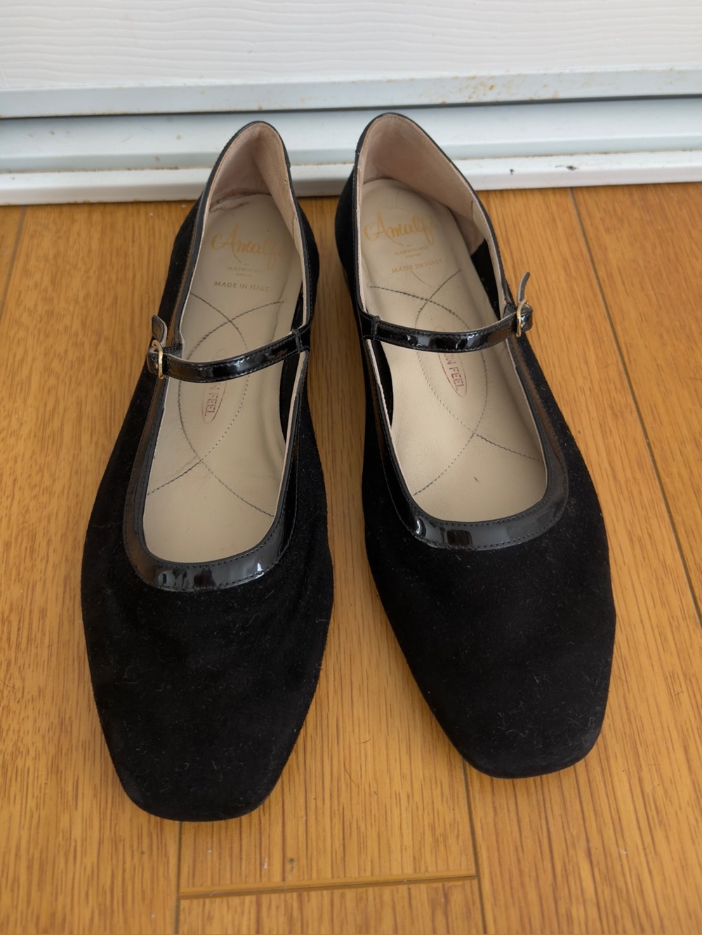 Amalfi by Rangoni Black Mary Jane Women's Flats